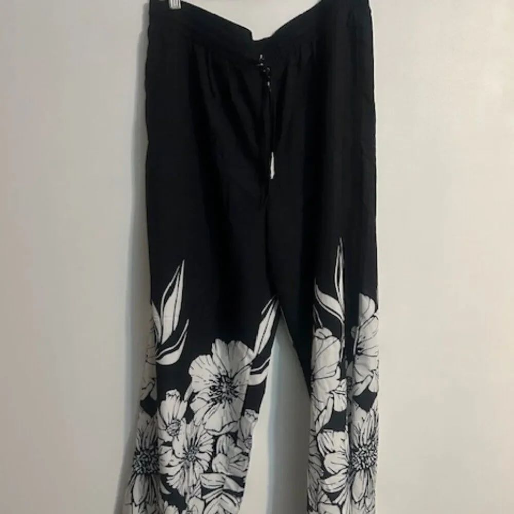 Black/White Floral drawstring wide-leg pants, size 2XL